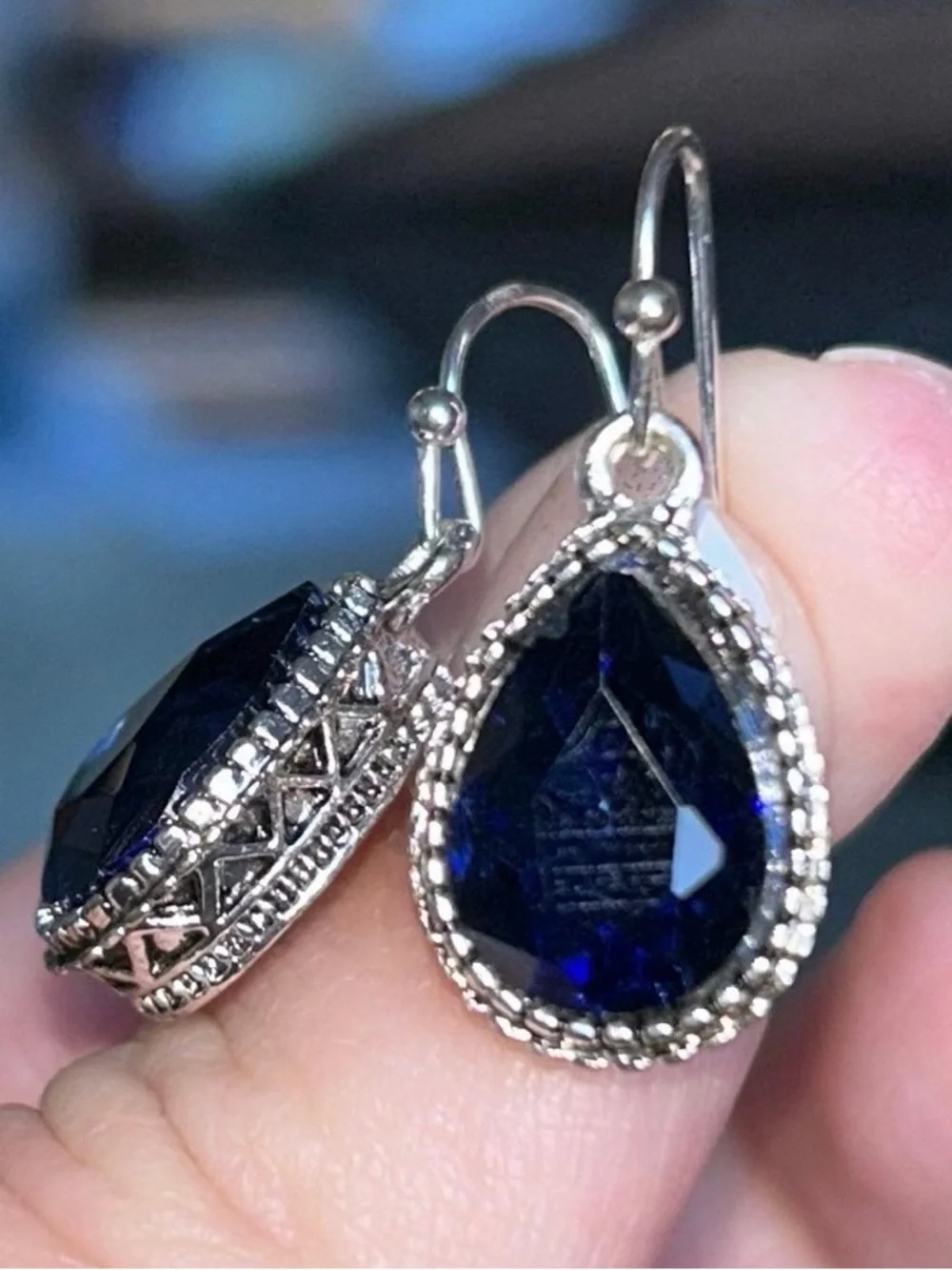 N/A dangle stone up